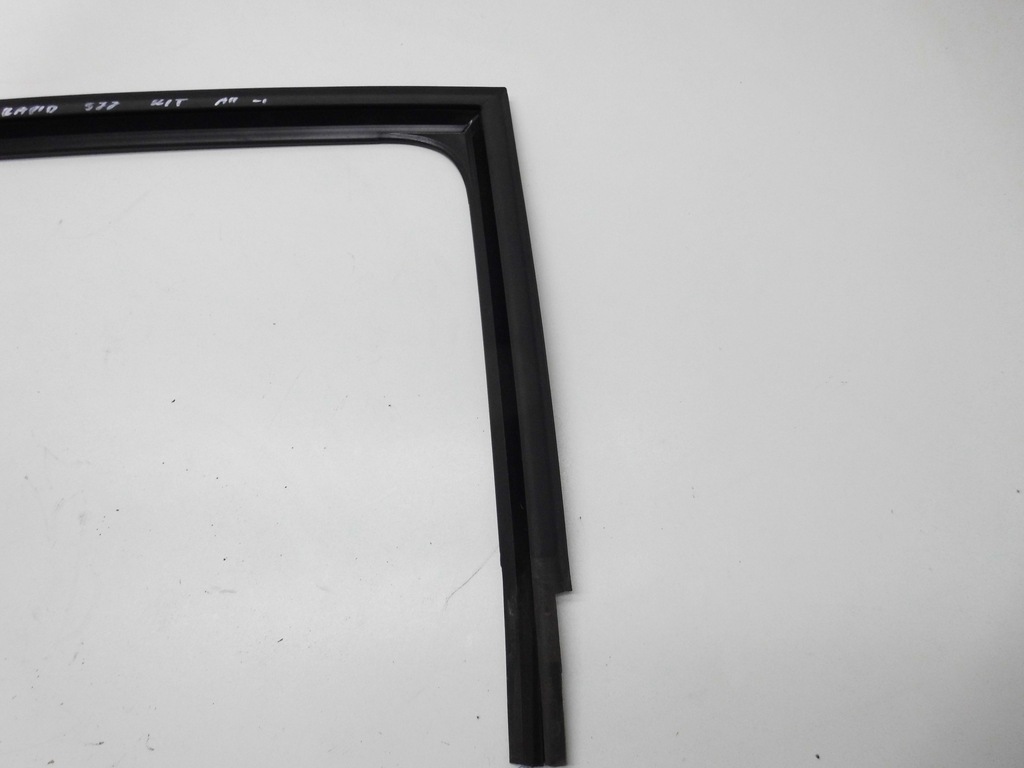 фото №4, Прокладка скло рамки двері skoda rapid 5jj spaceback ліва задня оригінал