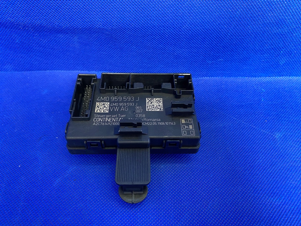 Купить Модуль блок управления дверь audi e-tron 55 q7 4m0959593j