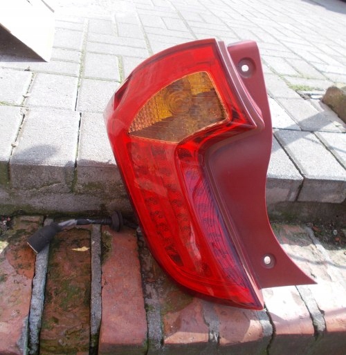 фото №1, Kia picanto ii 11-17 левая задняя лампа led оригинал 92401-1y3