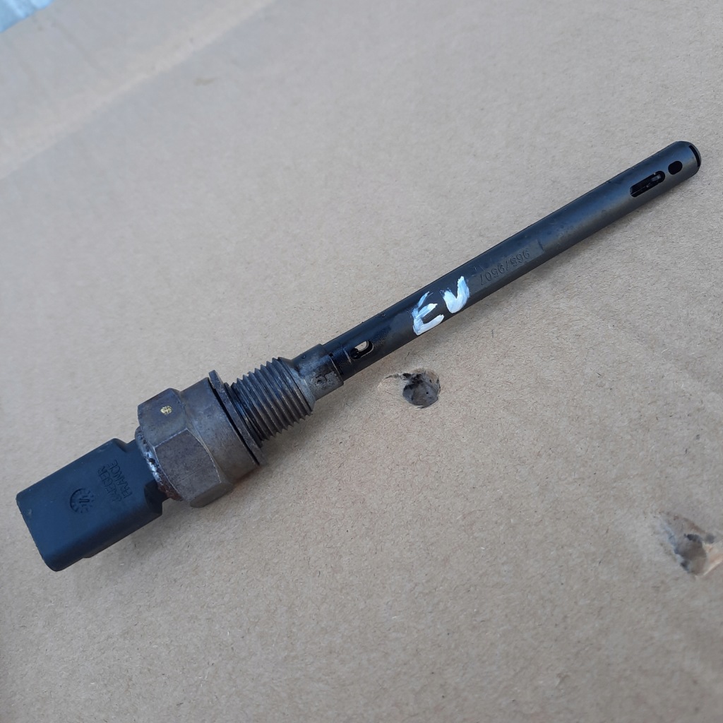 фото №1, Range rover evoque 2.2d датчик уровня масла 96579507