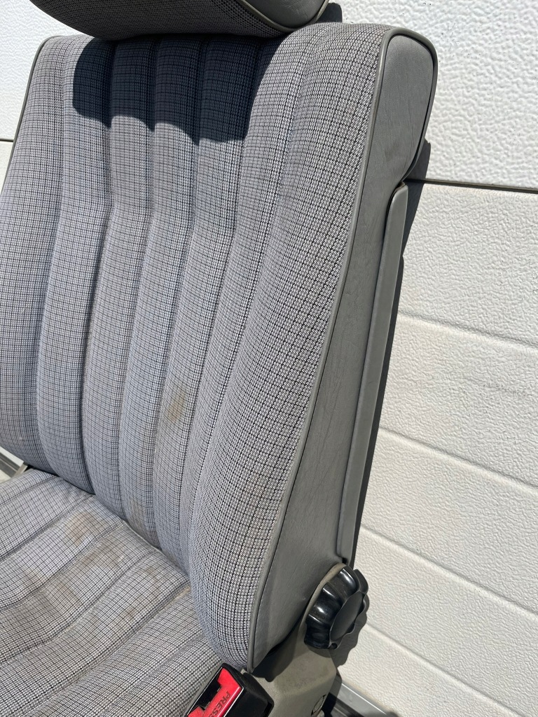 Сиденье правая  пассажира сиденье mercedes w201 190 190e 190d Киев