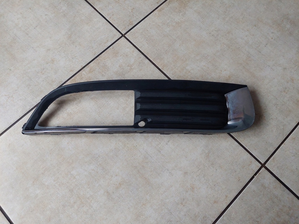 фото №1, Решётка бампера - правая --- opel insignia a - 08-13