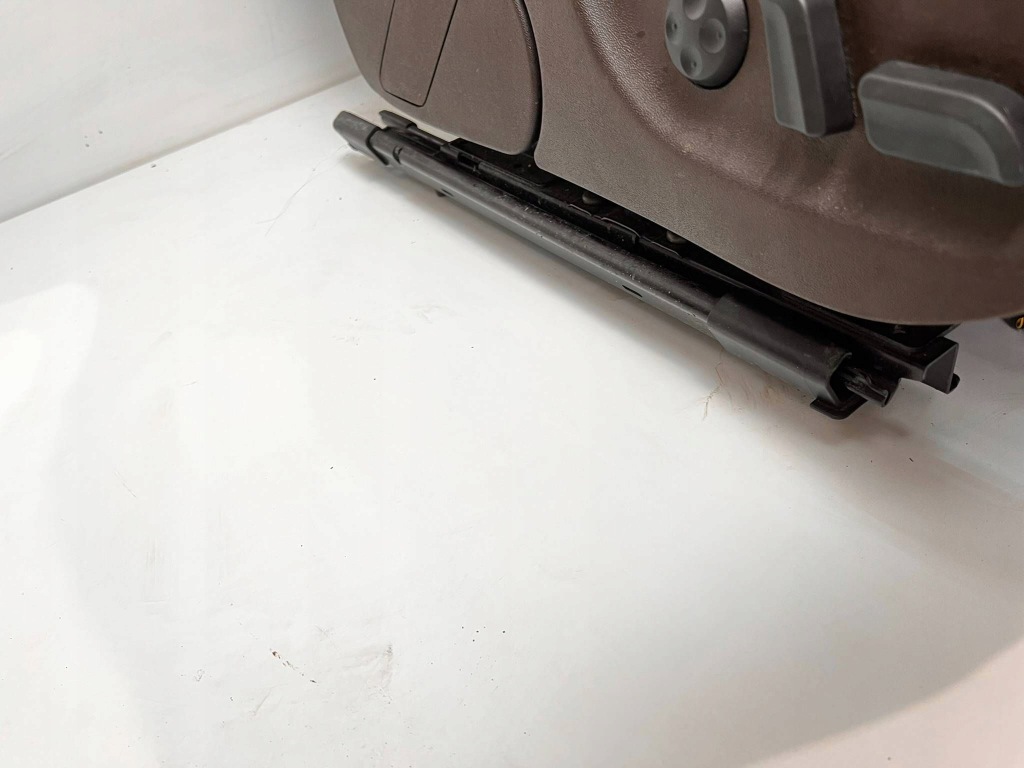 фото №13, Audi a6 c6 4f підігрів el. сидіння / заднє сидіння / обшивки / комплект коричнева шкіра