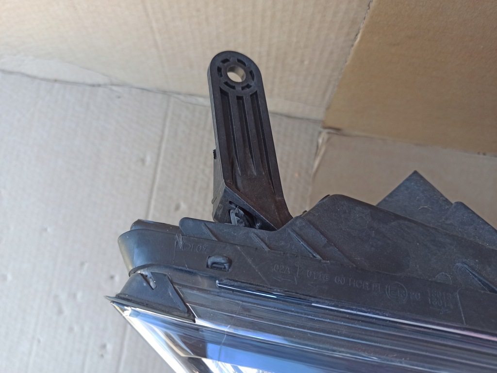 фото №7, Лампа правый перед hyundai ix20 92102-1kxxx europa