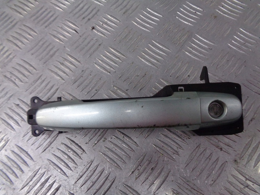 фото №1, Ручка левая передняя наружная avensis verso