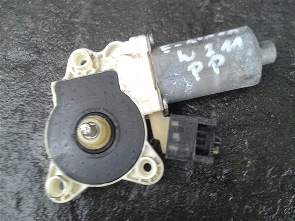 фото №1, Моторчик правий передній e-klasa w211 a2118203042