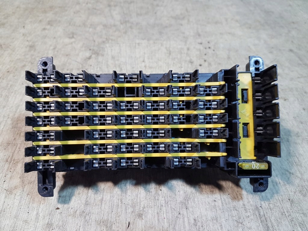 фото №1, Коробка запобіжників renault safrane 3.0 v6