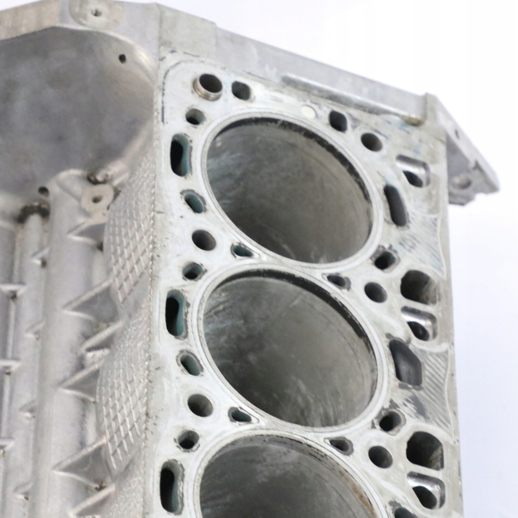 фото №8, Bmw 8 циліндрів блок двигуна na stolik v8