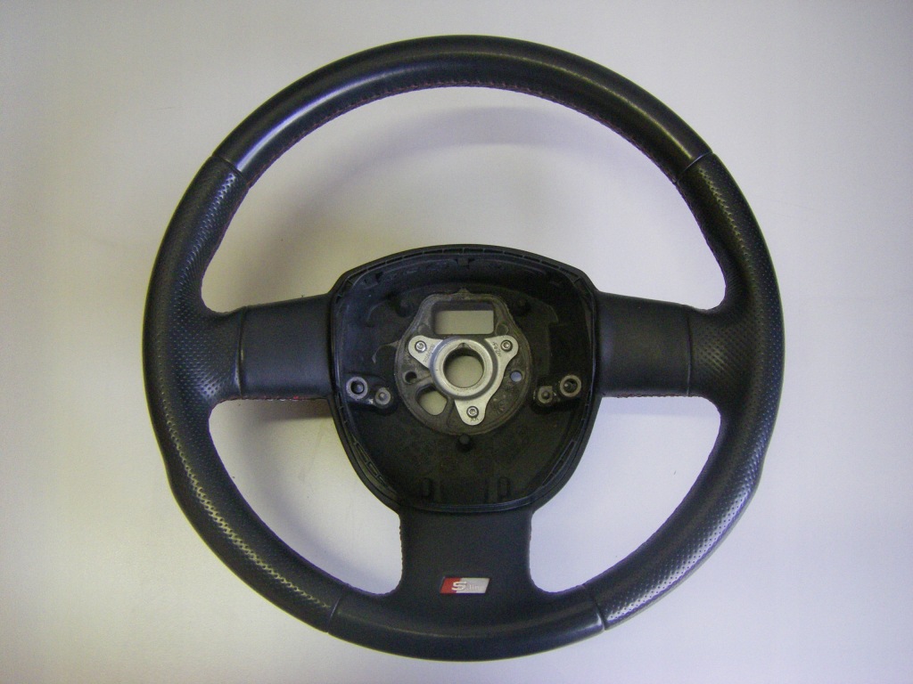 фото №1, Воздуховод кожа audi a3 8p0 s line