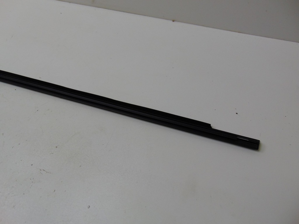 фото №9, Молдинг ущільнювач лівий перед vw t-roc 2ga837477