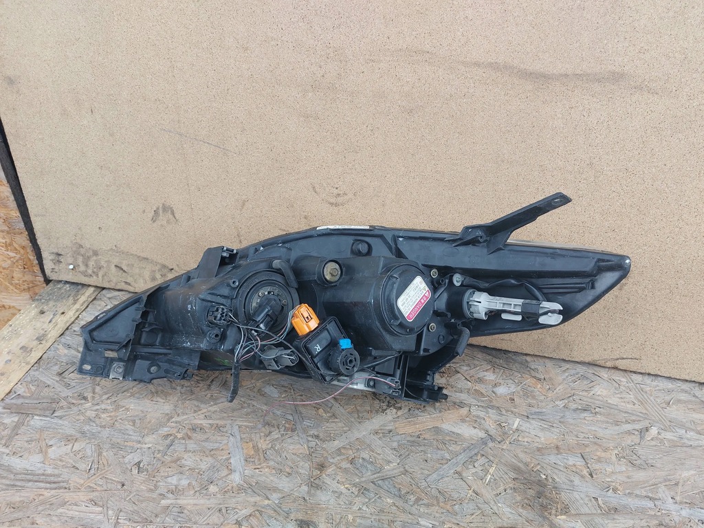 фото №7, Лампа перед права ксенон mazda 5 05-08