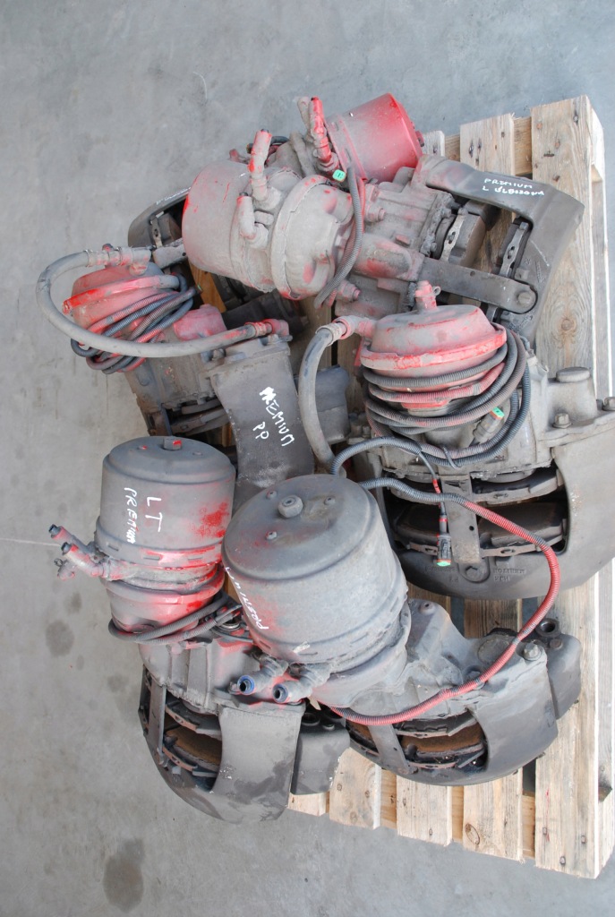 Суппорт тормозной перед задний  pomocnik premium dxi 13 в Украине