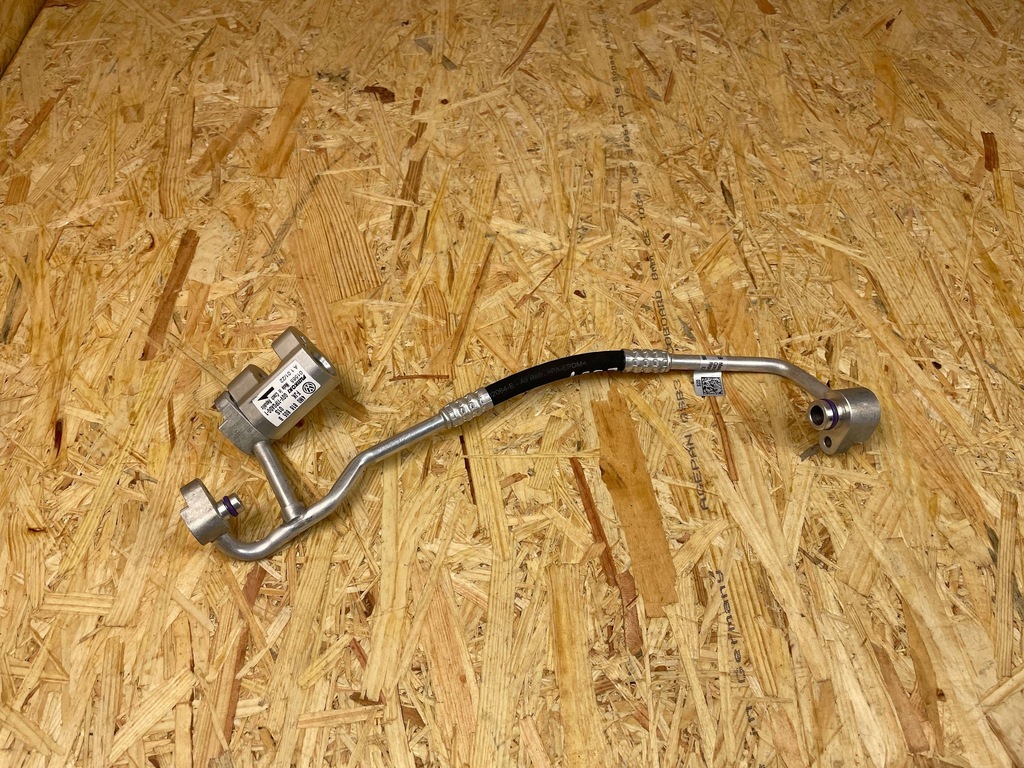 фото №7, Wąż трубка шланг кондиционера porsche taycan 9j1 9j1820741b 2019-