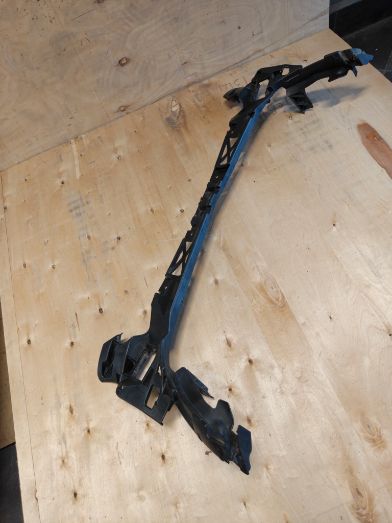 Купити Mercedes gle кронштейн бампера перед a1668855500