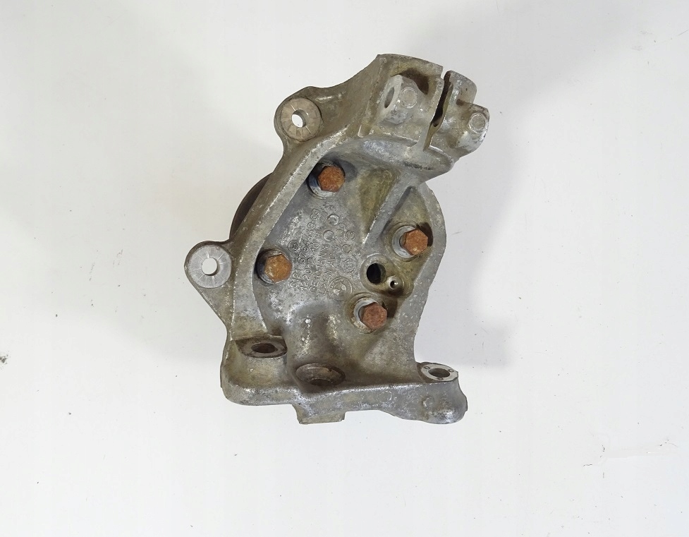 фото №1, Bmw 1 e87 поворотный кулак передняя перед ступица оригинал