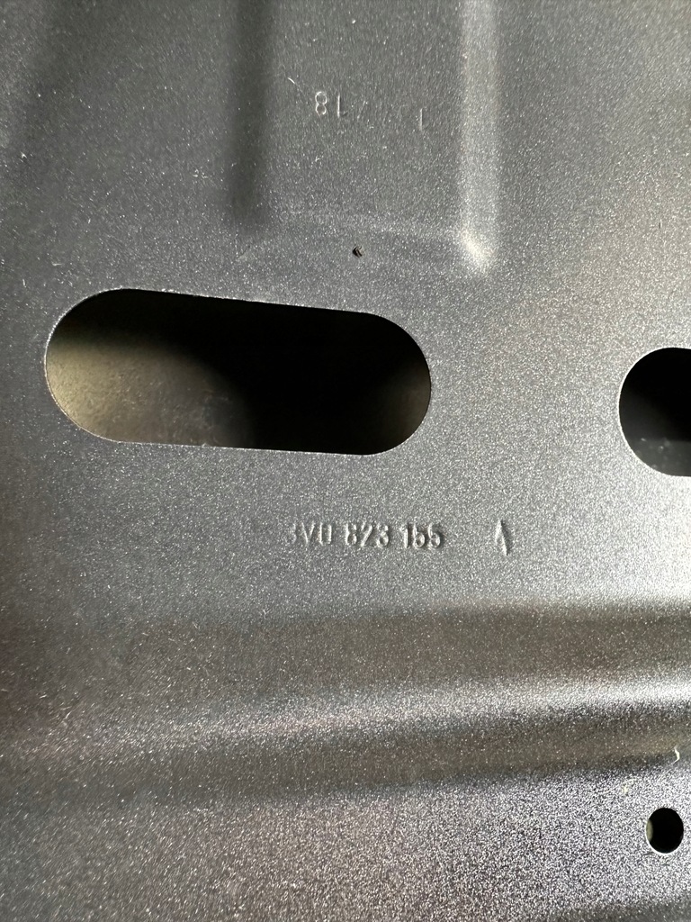 фото №10, Skoda superb iii 3 3v0 15r- капот крышка двигателя