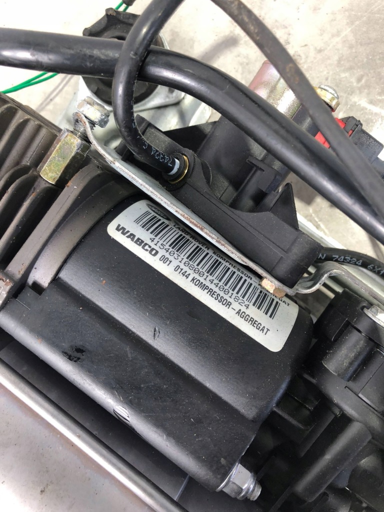 Компрессор подвеска пневматический заднего bmw x5 e53 4430201921 Киев