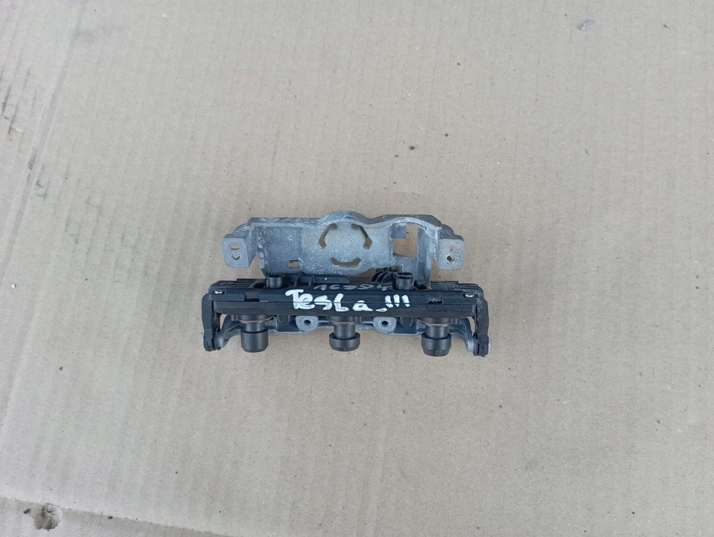 фото №2, Tesla model 3 камера ассистент поперечина движения 1143746