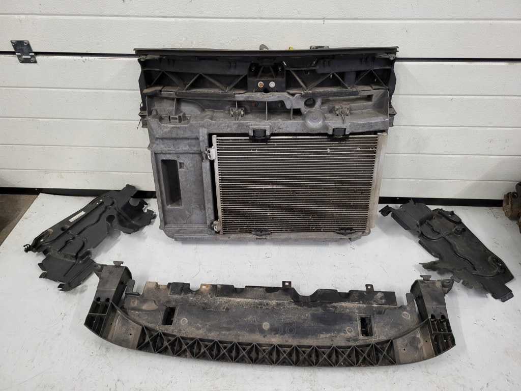 фото №1, Citroen c3 picasso 11r 1.4 pas передній радіатор