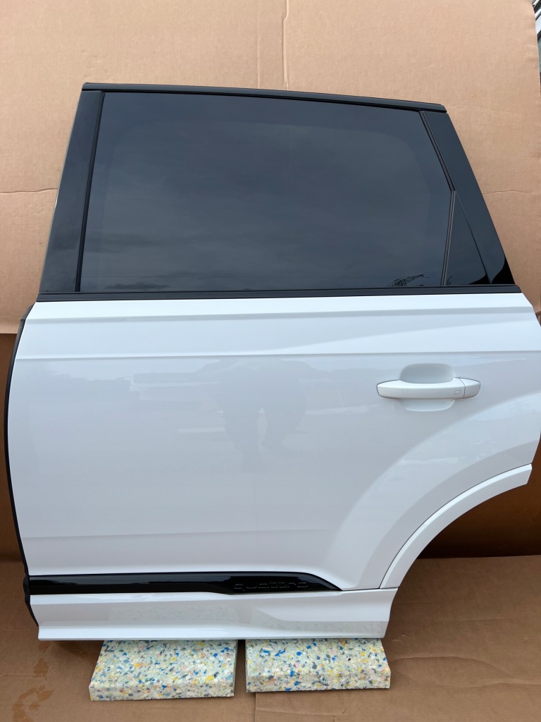 фото №1, Audi q7 sq7 4m0 lift s-line дверь правое lub левая задние задняя ls9r