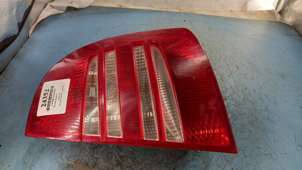 фото №1, Лампа задня права skoda superb 03r