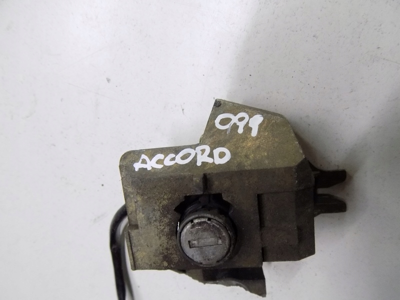 фото №5, Honda accord vi 97-01 sedan вкладка