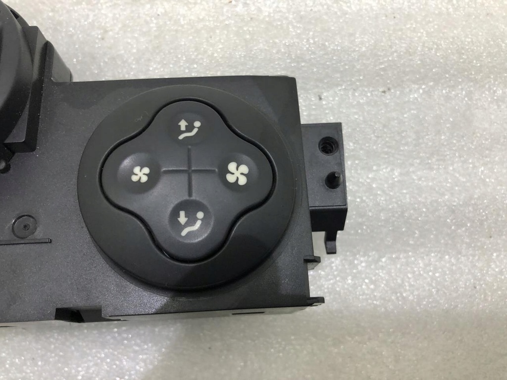 фото №3, Панель кондиционера renault megane ii 8200070752