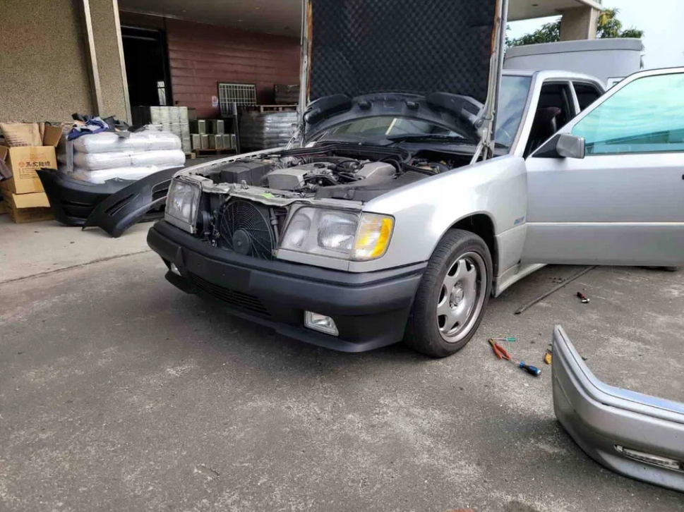 фото №7, Mercedes w124 набор amg бамперы пороги спойлер bodykit w124 1985-1995 abs!