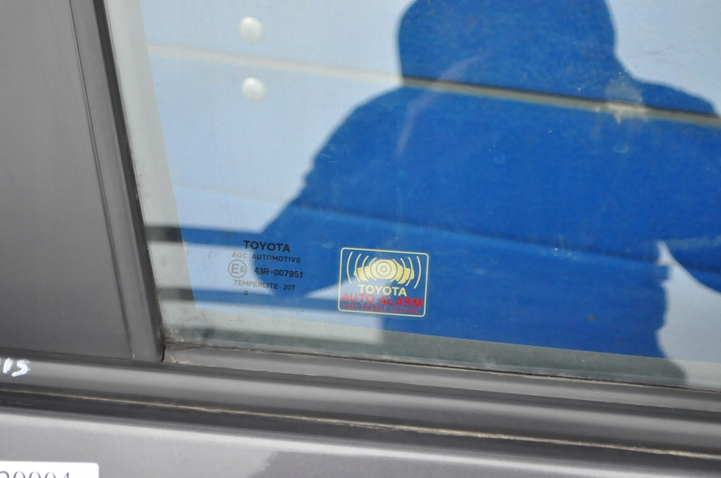 фото №8, Toyota yaris iv дверь правый перед передние