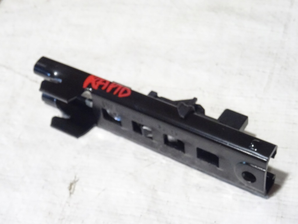 фото №4, Повзунок регулювання висоти поперечина безпеки skoda rapid 5ja 3c8857819a