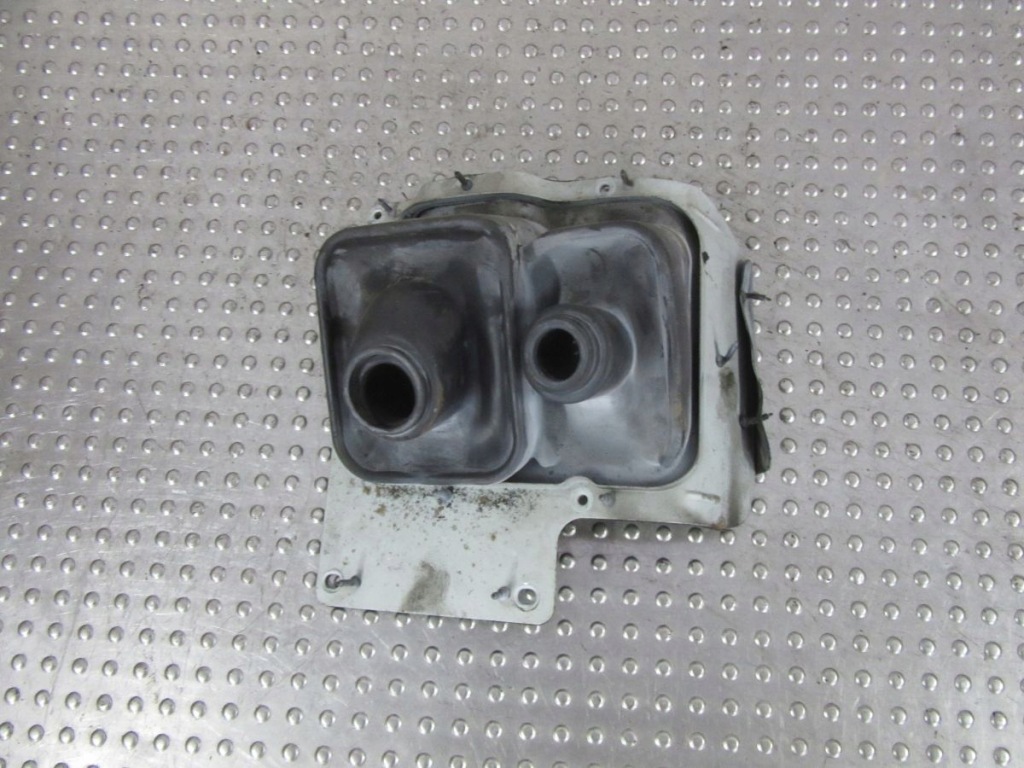 фото №1, Opel frontera b 98-04 резиновый элемент защита переключения передач