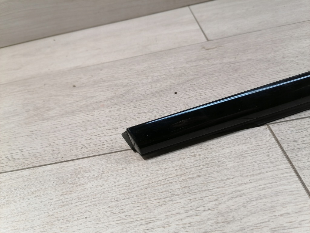 фото №5, Mercedes w177 молдинг уплотнитель правый задняя a1777254200