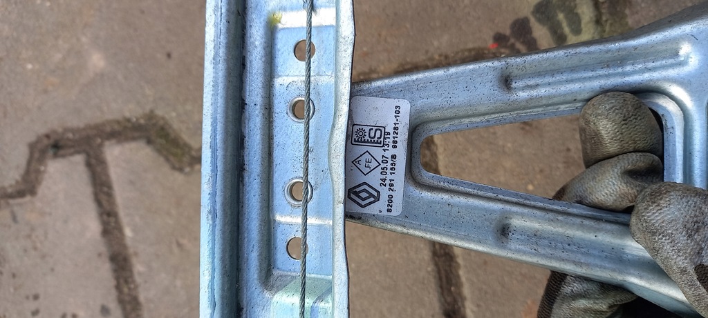 фото №3, Подъемник стекло правый задняя renault clio iii 07r