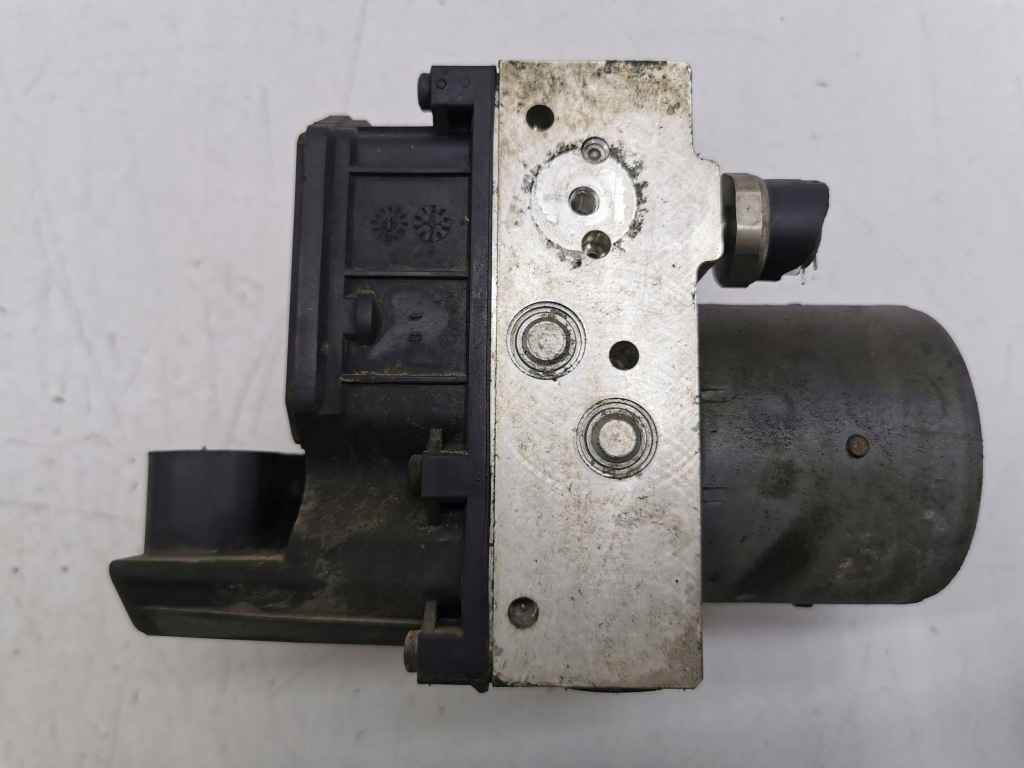 фото №1, Toyota avensis t250 2005 насос abs