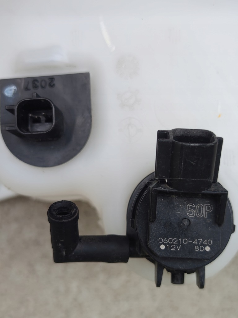 фото №5, Dodge challenger charger бак do омивача