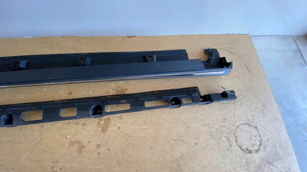 Накладка  порог правая порог правый  mercedes gl w166 1666900640 в Украине