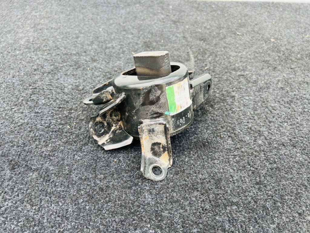 фото №1, Hyundai i40 1.7 crdi кронштейн подушка двигателя