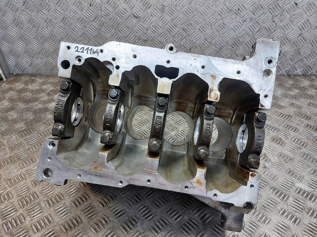 фото №12, Блок двигателя volkswagen golf v 1.4 fsi bkg 03c103019g