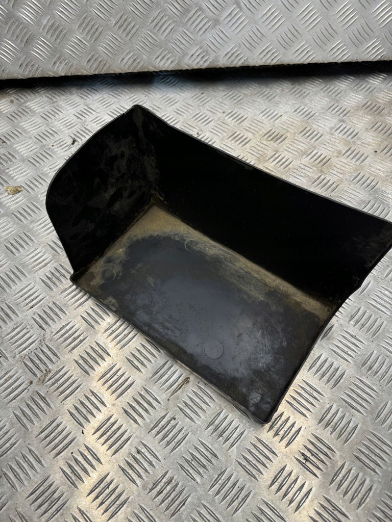 фото №1, Основание аккумулятор mitsubishi pajero ii mb666971