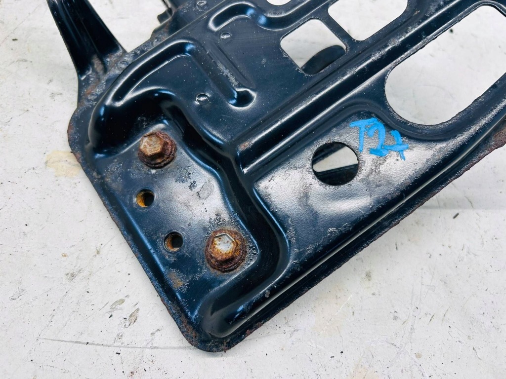 Avensis t27 бензин основание металлическая аккумулятор Недорого