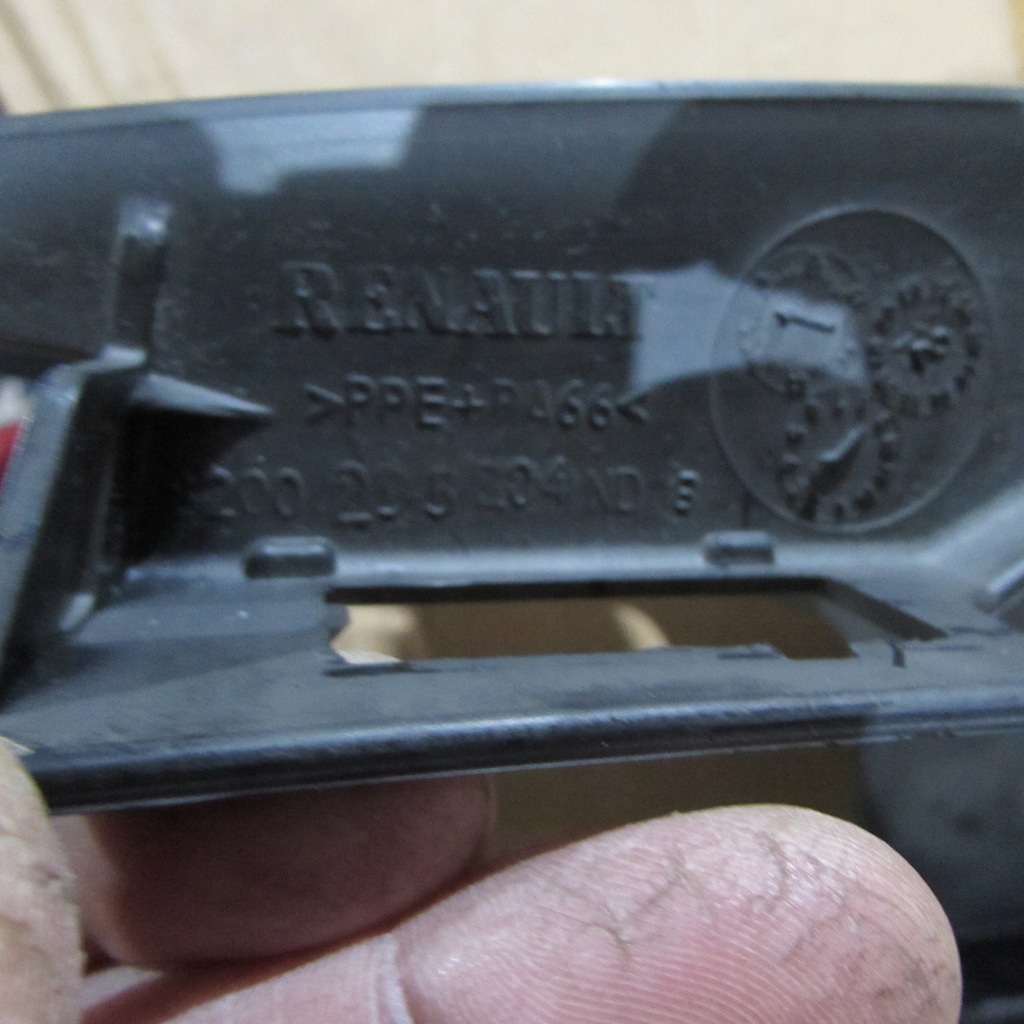 фото №5, Крыло правый перед чёрный renault laguna ii 01-05