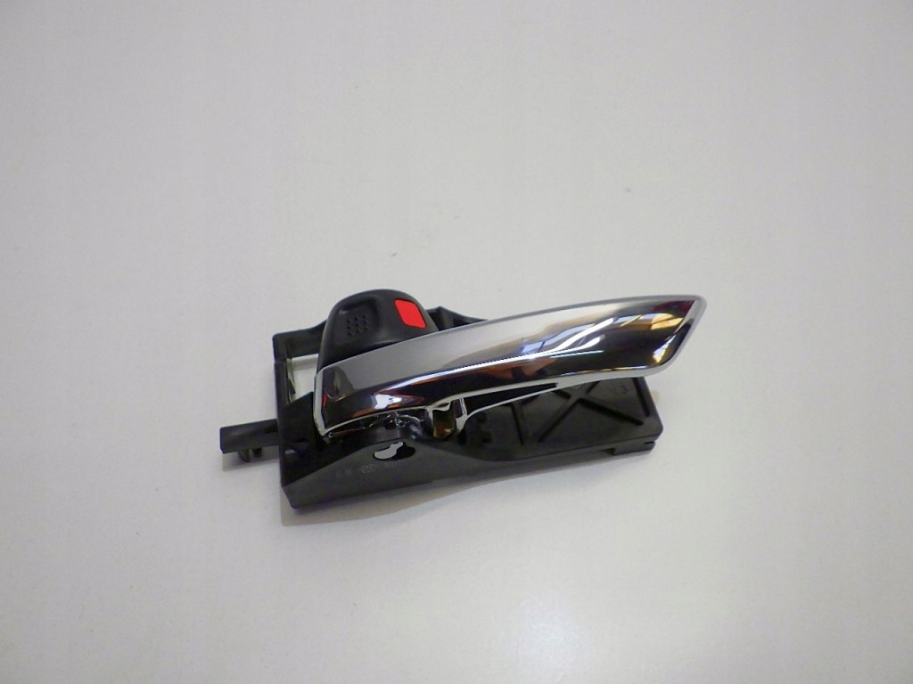 фото №4, Sx4 s cross 2022 n.model ручка внутренняя задняя