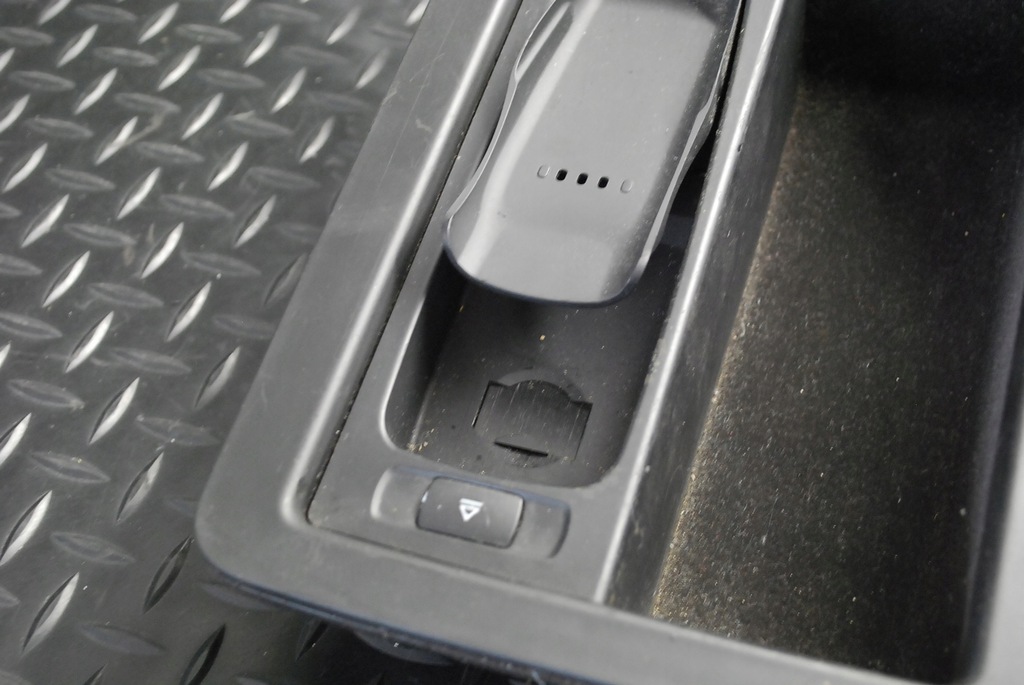 фото №10, Основа телефону бардачок audi a8 d3 4e0863075f