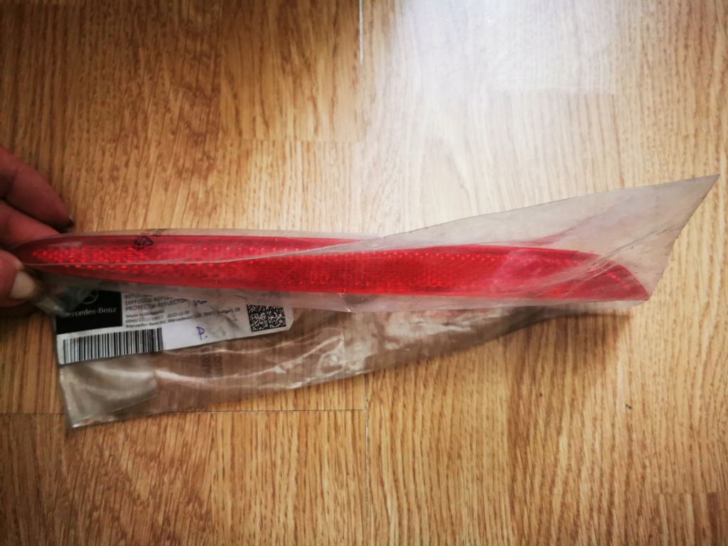 фото №1, Mercedes glb w247 отражатель бампера правый задняя