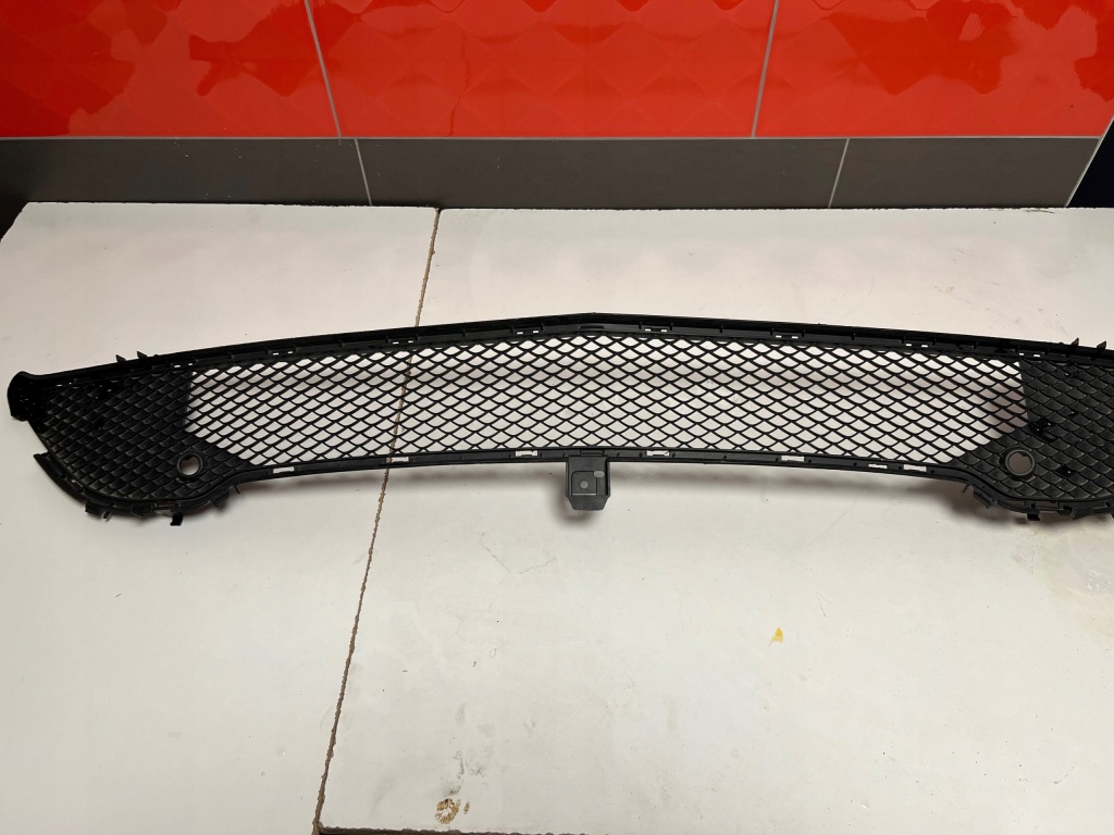 Mercedes cla 117 w117 решётка средняя бампер ładn в Украине