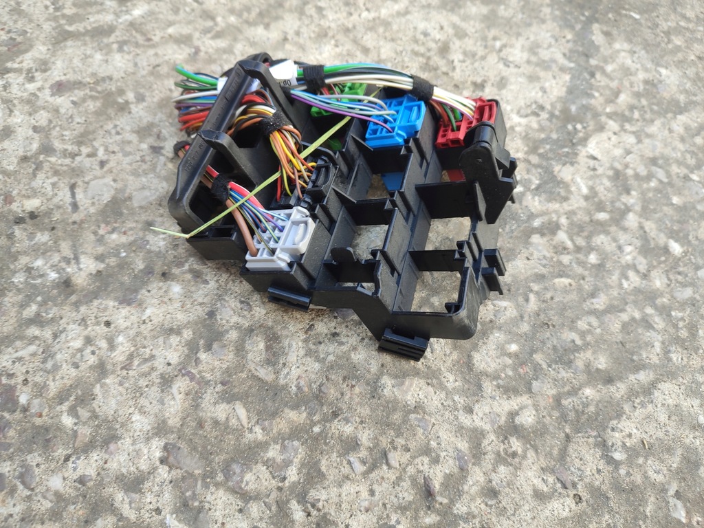 фото №4, Разъём штекер audi a6 c6 4f0937545a