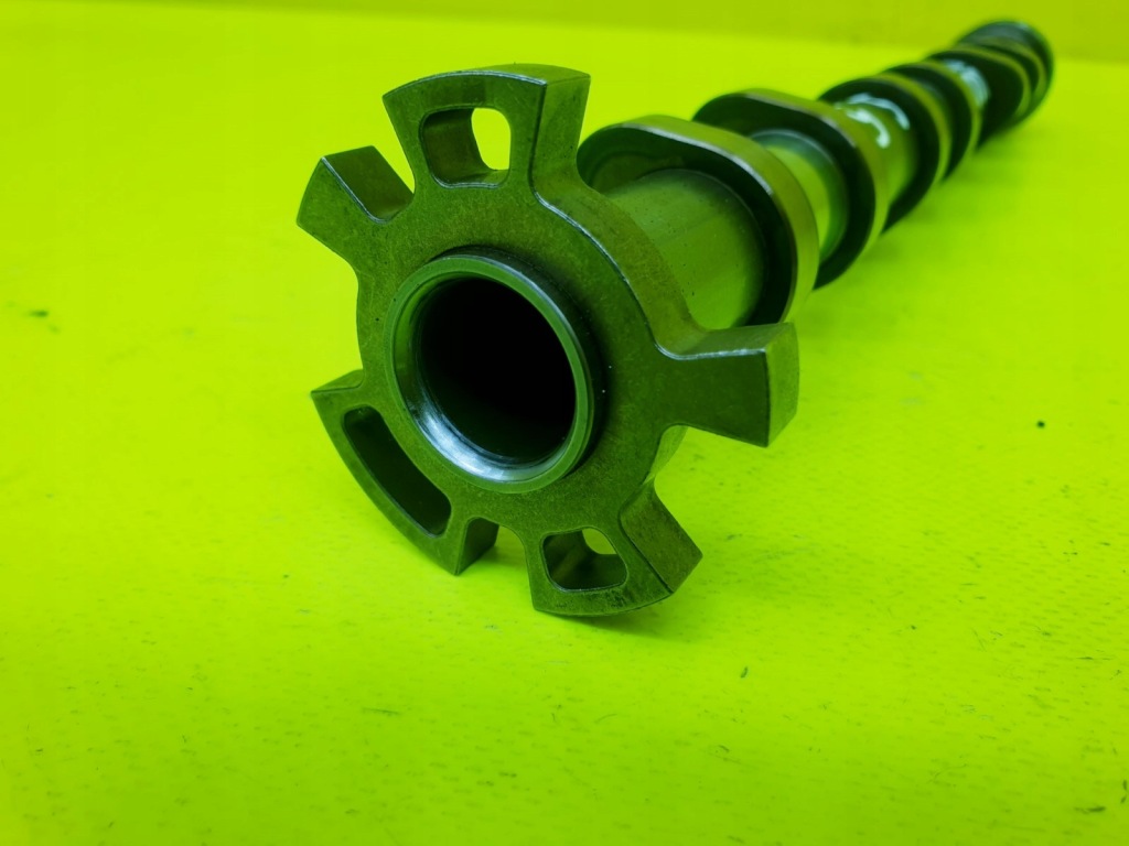 Вал распределительного вала впускной  discovery sport 1.5 phev pt153 Доставка