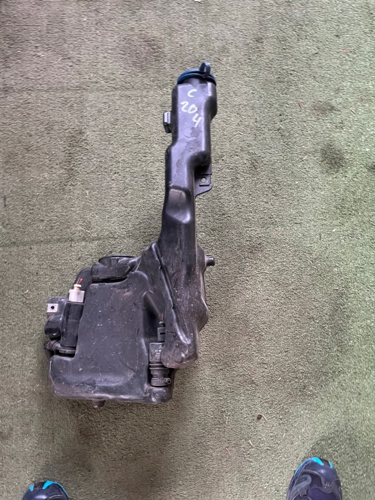 фото №1, Бак омивача mercedes c w204 2048601960