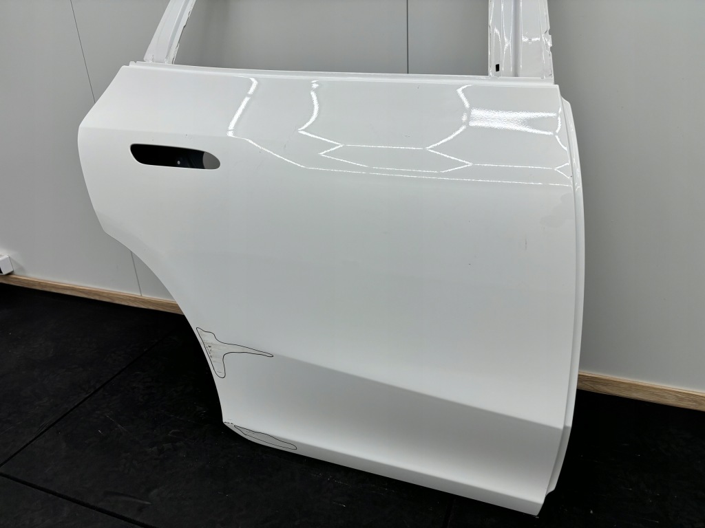 Mercedes eqe w294 suv двері праве задні задня Ціна