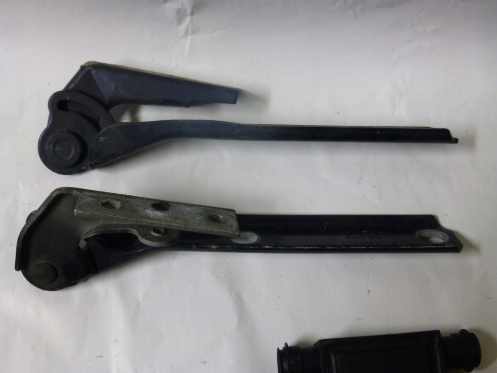 фото №1, Петлі капот audi a4 1,8